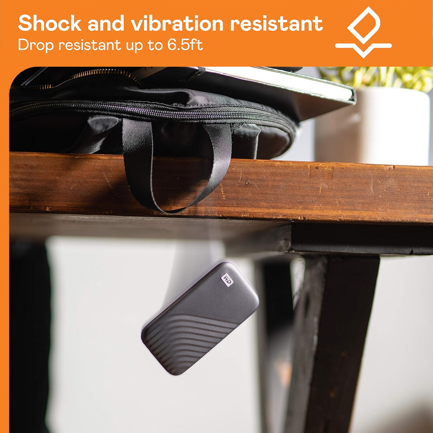 WD 1To My Passport SSD, Disque SSD externe, Portable SSD, des vitesses allant jusqu'à 1050 Mo/s en lecture, 1000 Mo/s en écriture, USB-C, compatibilité avec PC, Xbox et Playstation, Gris sidéral